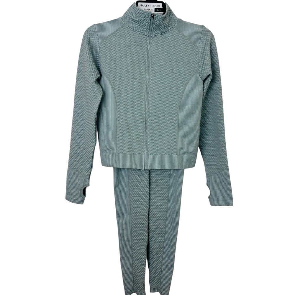 Bailey 44 Sport NWT Workout Set Leggings and Zip up Jacket Size Small